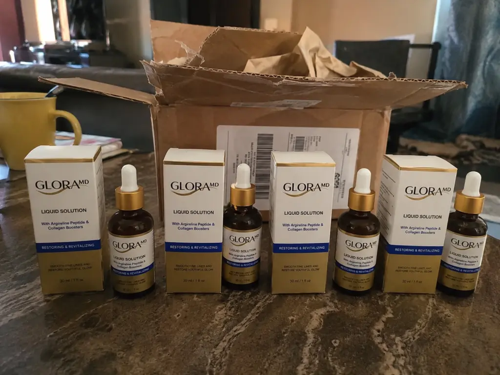 GloraMD Face Lift Serum Packaging