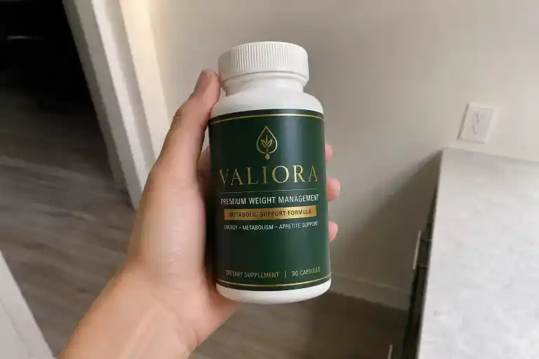 Valiora Reviews hand